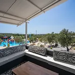 Simlarda Aquapark Bauernhof *
