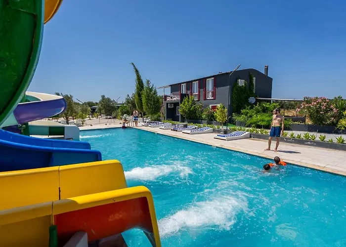 Simlarda Aquapark בית חווה