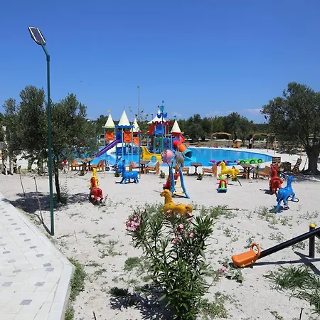 Simlarda Aquapark Фермерський будинок *