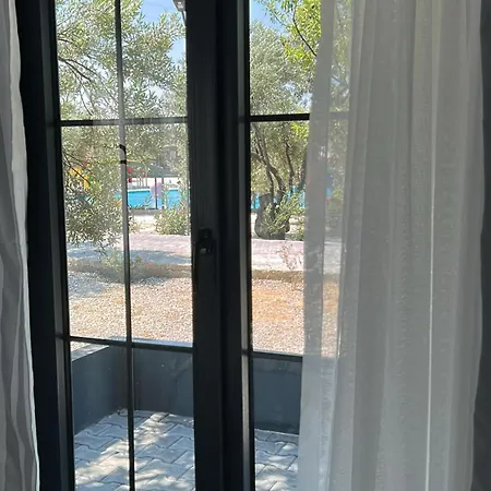 Simlarda Aquapark Фермерський будинок *